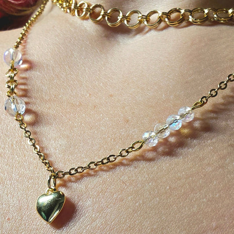 How to Layer Necklaces: The Women of the Heart Guide