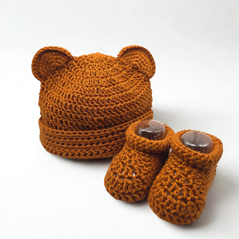 Handmade crochet bear hat and booties set for babies, cozy and adorable newborn gift